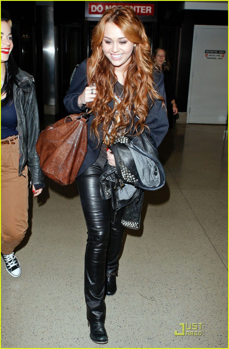 Miley Cyrus: Leather LAX Landing | Photo 412478 - Photo Gallery | Just ...