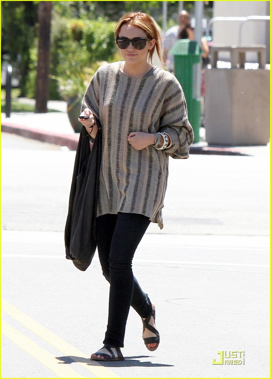 Full Sized Photo of miley cyrus lunch noah tish 07 | Miley Cyrus: L.A