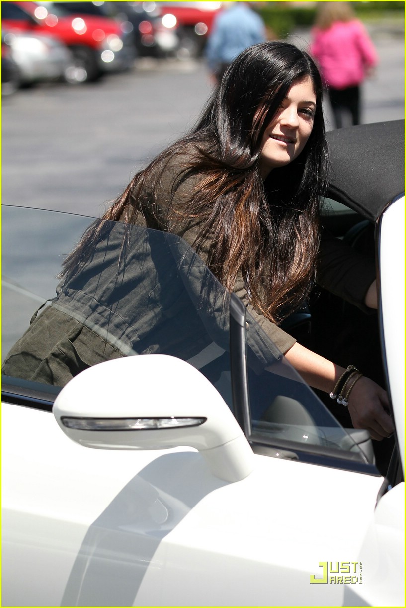 Kendall & Kylie Jenner: Summer Shopping Spree! | Photo 413547 - Photo