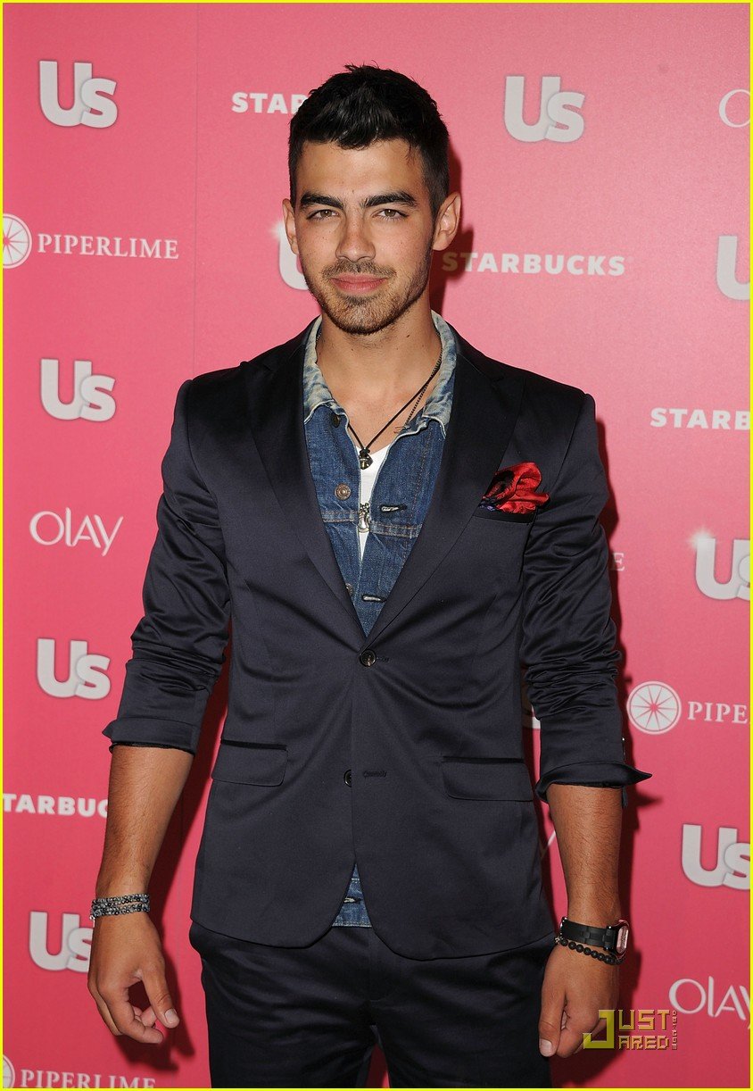 Full Sized Photo of joe jonas hot hollywood party 02 Joe Jonas Hot