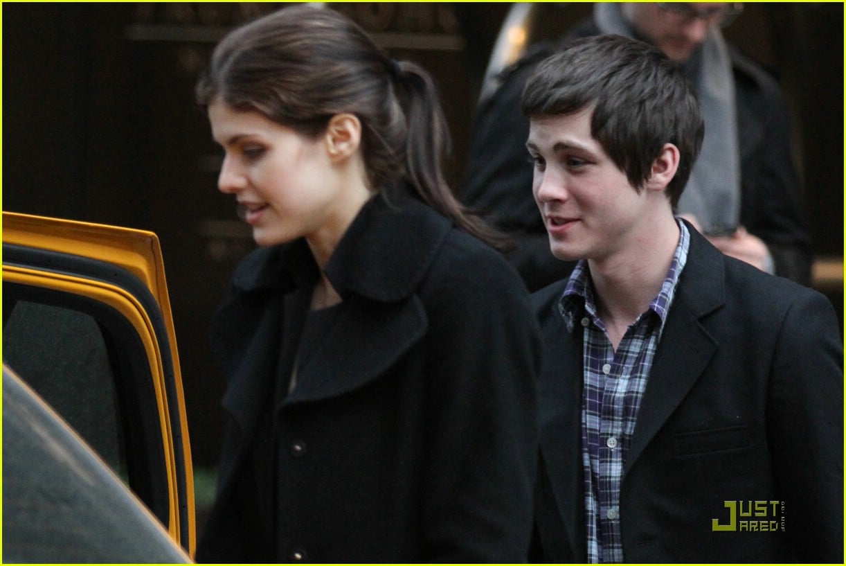 Logan Lerman & Alexandra Daddario Explore New York | Photo 414420