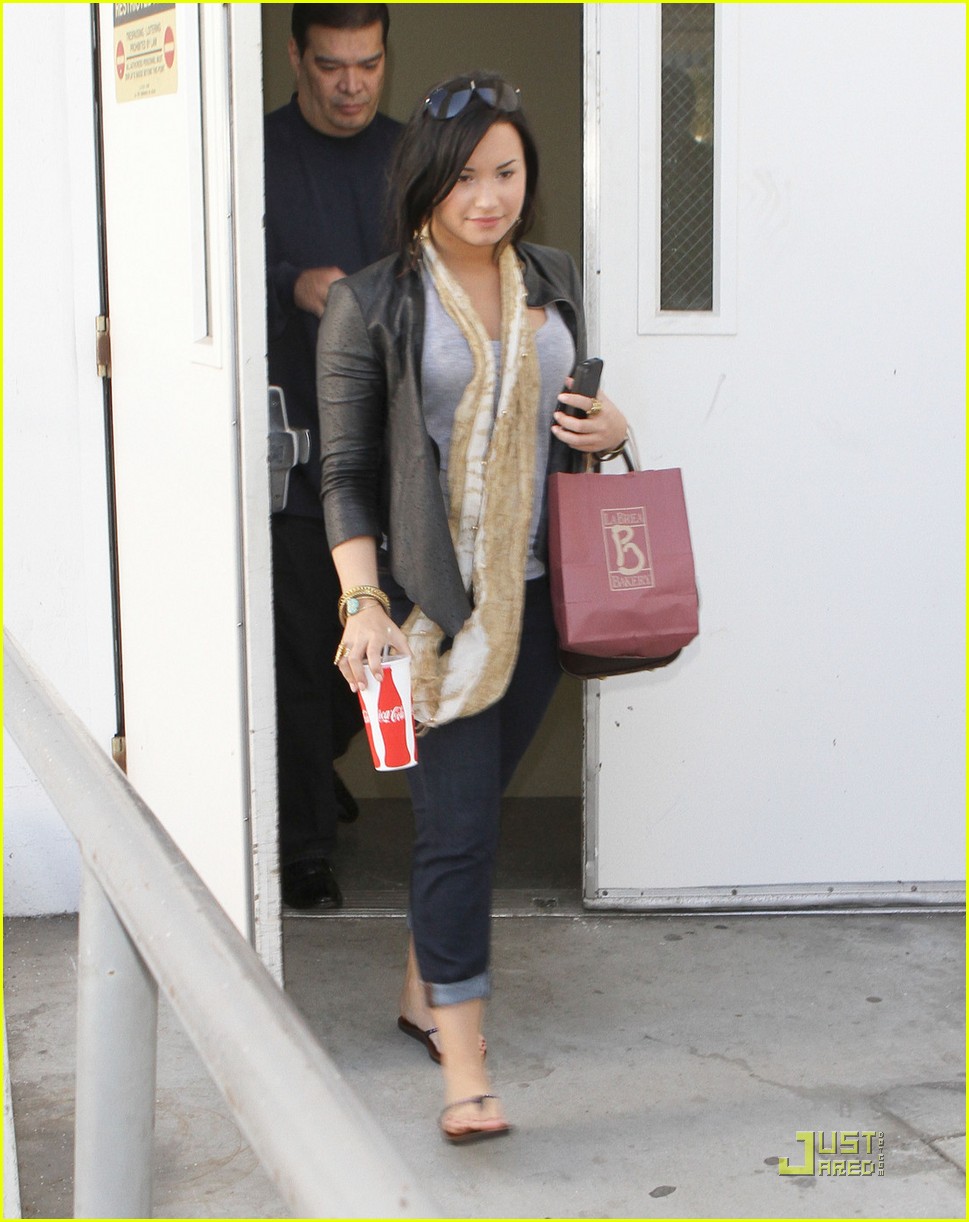 Demi Lovato: Thinking About Moving to NYC! | Photo 415168 - Photo