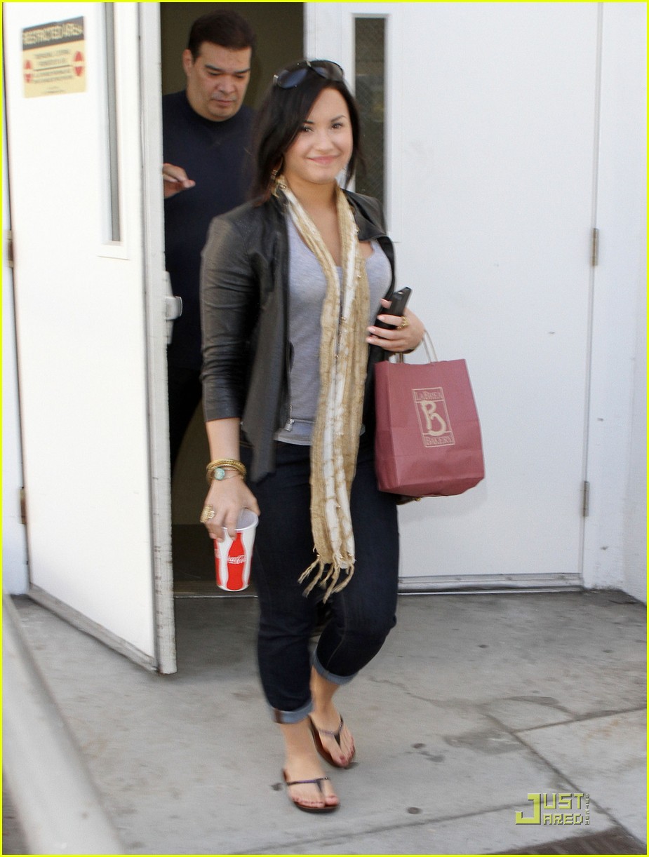 Demi Lovato: Thinking About Moving to NYC! | Photo 415170 - Photo