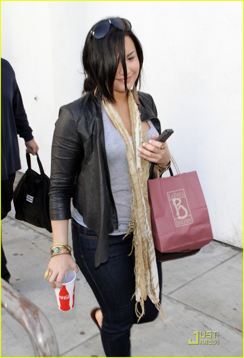 Demi Lovato: Thinking About Moving to NYC! | Photo 415171 - Photo