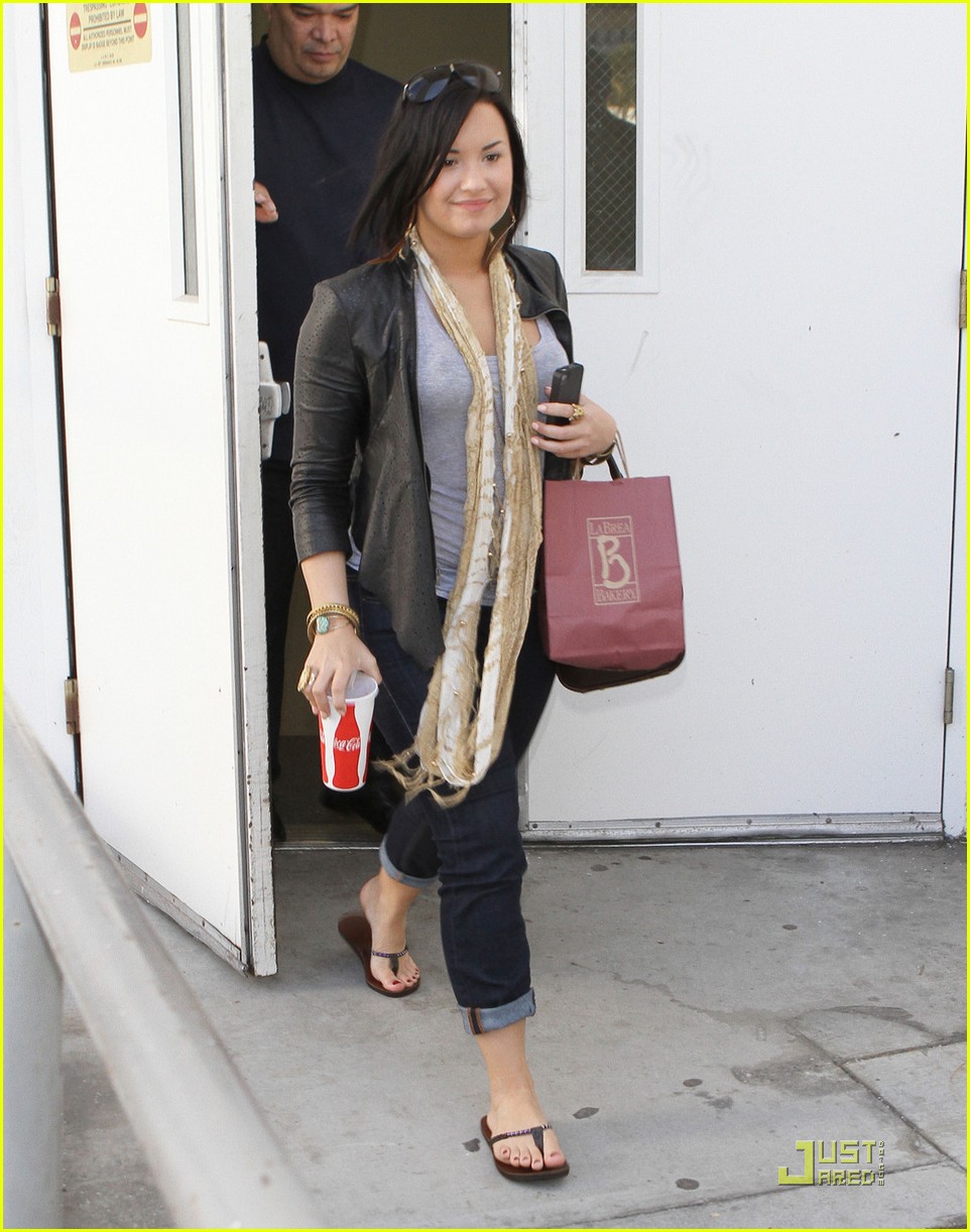 Demi Lovato: Thinking About Moving to NYC! | Photo 415172 - Photo