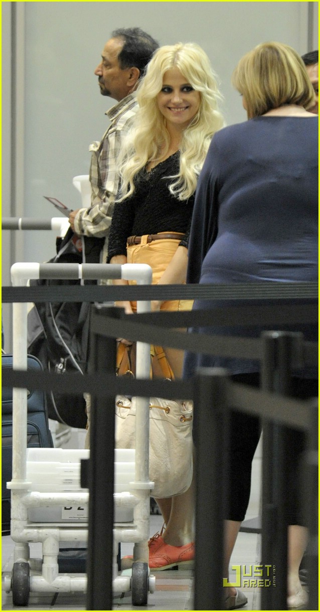 Pixie Lott is LAX Lovely | Photo 413839 - Photo Gallery | Just Jared Jr.