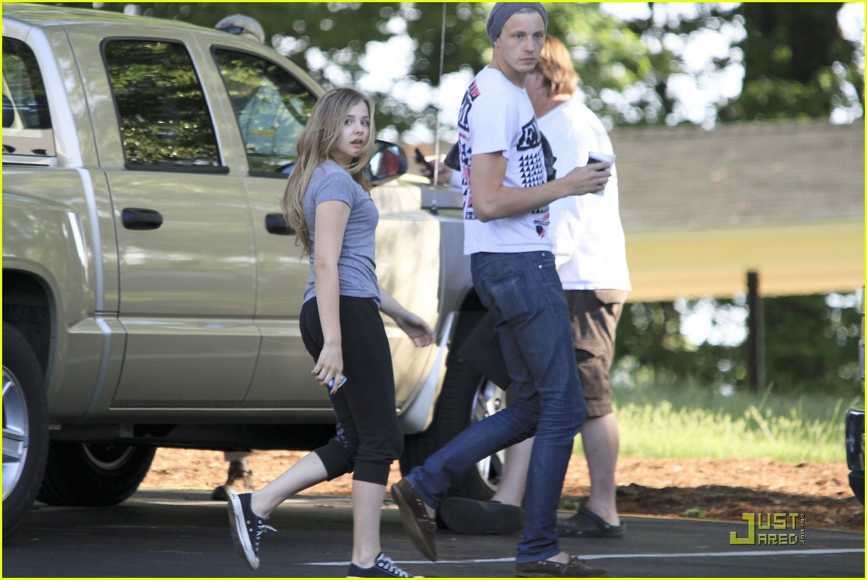 Full Sized Photo of chloe moretz hick set 08 | Chloe Moretz: Happy Day ...