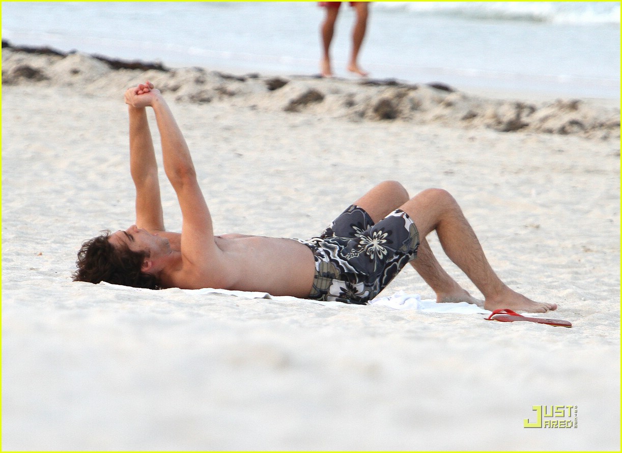 Diego Boneta Rock Of Ages Abs In Miami Photo 416874 Photo Gallery Just Jared Jr 6772