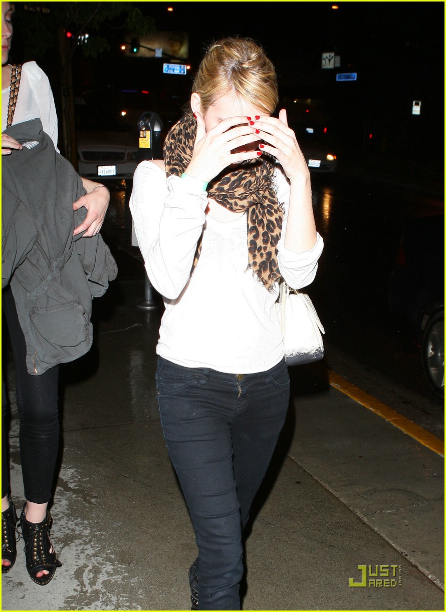 Full Sized Photo of emma roberts camera shy 01 | Emma Roberts is Camera