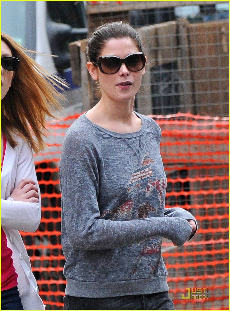 Full Sized Photo of ashley greene east village lunch 01 Ashley Greene