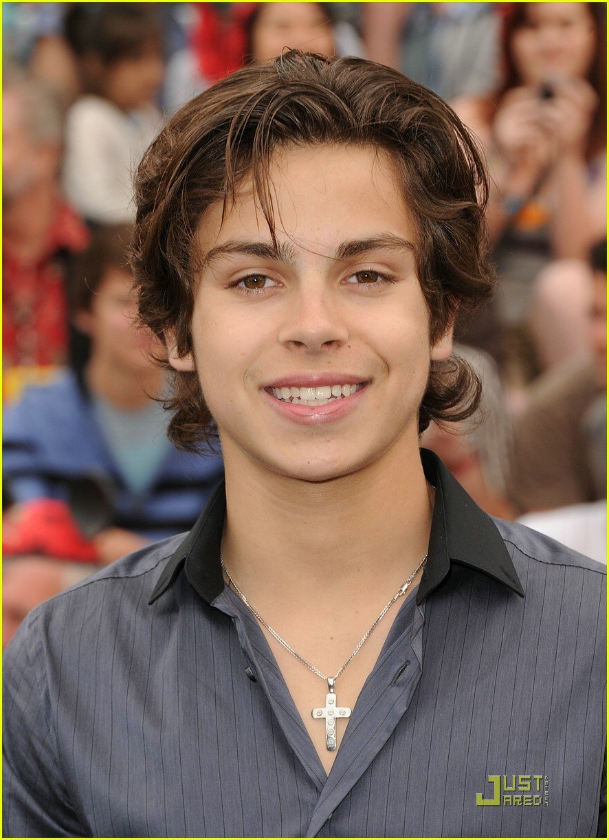 Jake T. Austin: They Shut Down Disneyland! | Photo 416292 - Photo ...