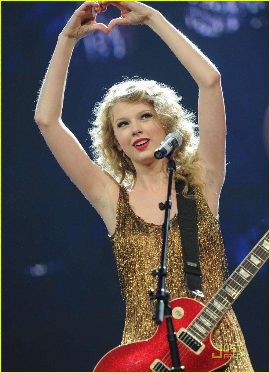 Taylor Swift: Speak Now, Help Now Benefit! | Photo 418558 - Photo ...