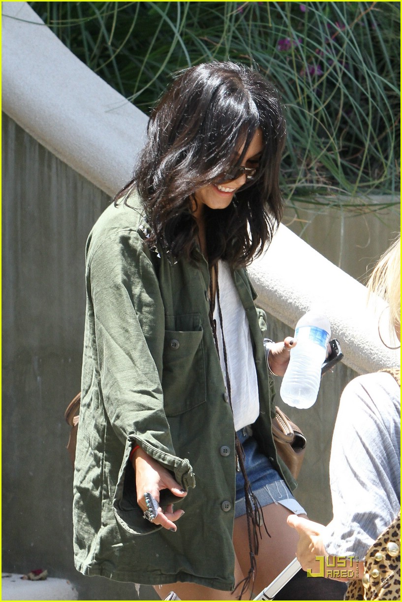 Vanessa Hudgens: LAX After Lunch | Photo 416642 - Photo Gallery | Just
