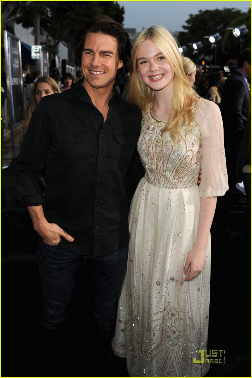 Elle Fanning Premieres 'Super 8' | Photo 420942 - Photo Gallery | Just ...