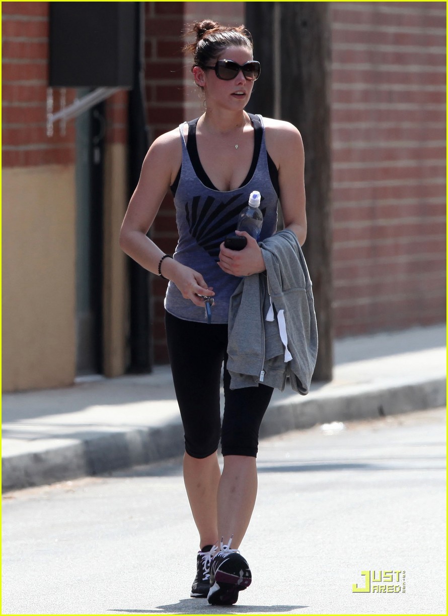 Ashley Greene Workout Woman Photo 421211 Photo Gallery Just