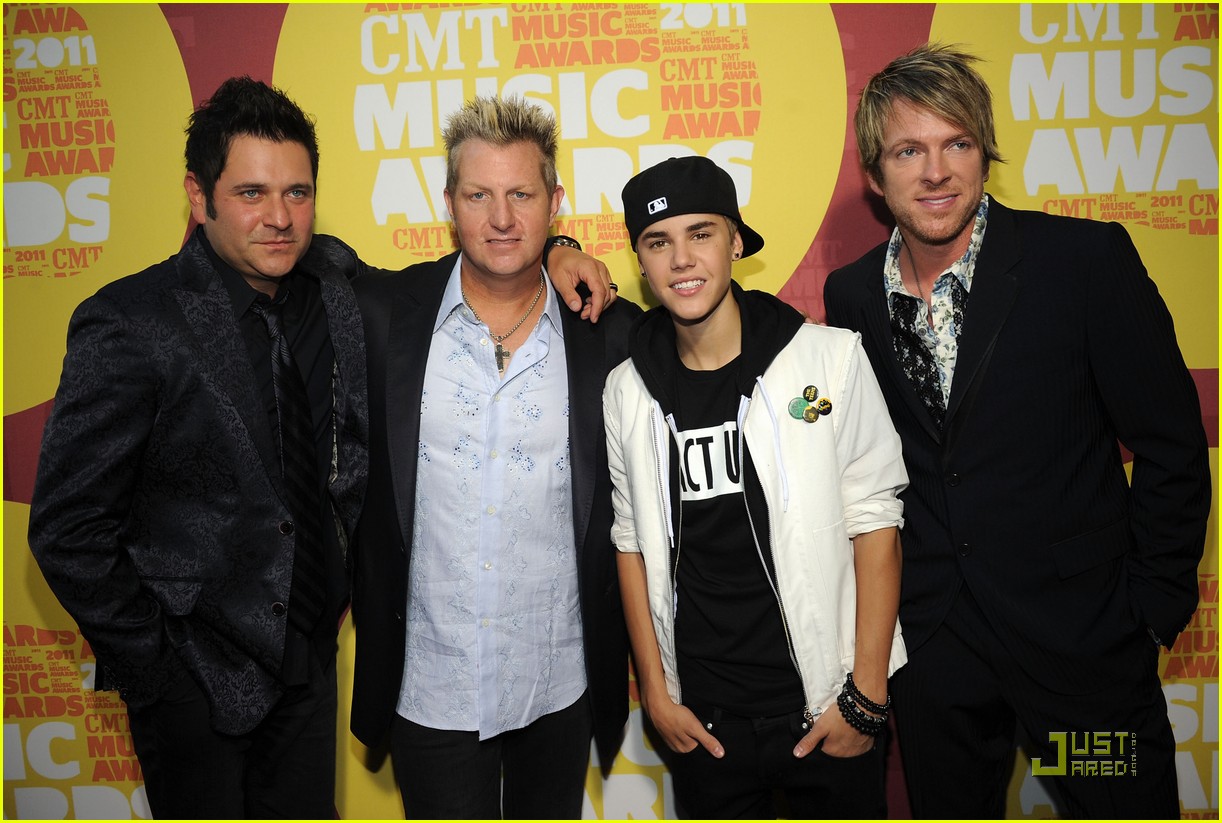 justin bieber cmt music awards 03
