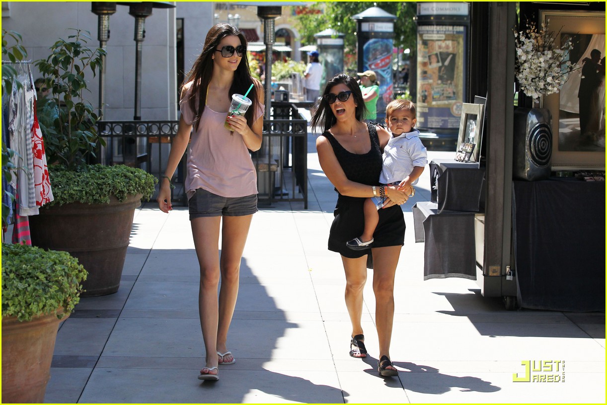 Kendall Jenner: Shopping with Kourtney & Mason! | Photo 423617 - Photo ...
