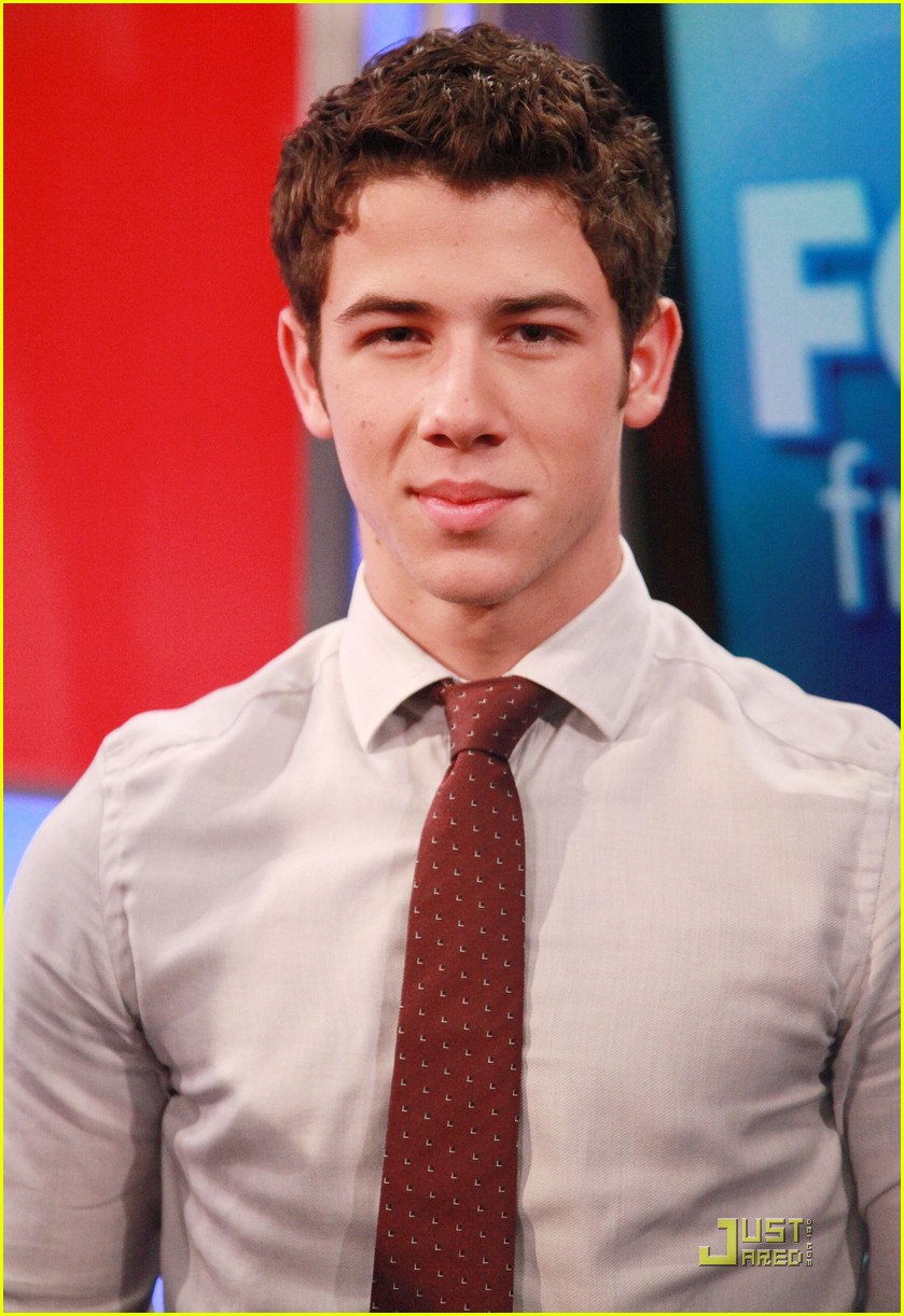 Nick Jonas Seeks Chewy Superstar | Photo 420797 - Photo Gallery | Just ...