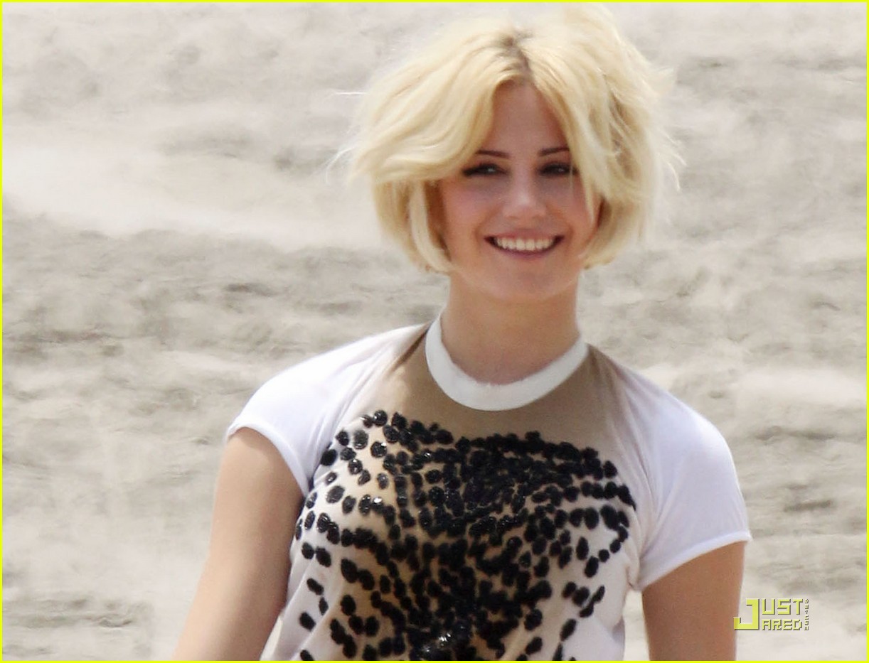 Full Sized Photo of pixie lott video beach la 03 | Pixie Lott: Beauty