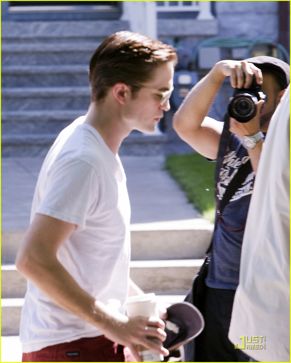 Robert Pattinson Wants To Win Best Kiss | Photo 419664 - Photo Gallery