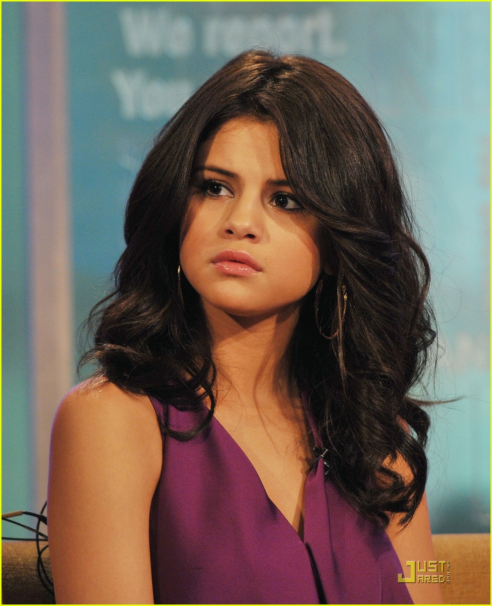 Selena Gomez Won't Ditch Her Disney Fans | Photo 424090 - Photo Gallery ...