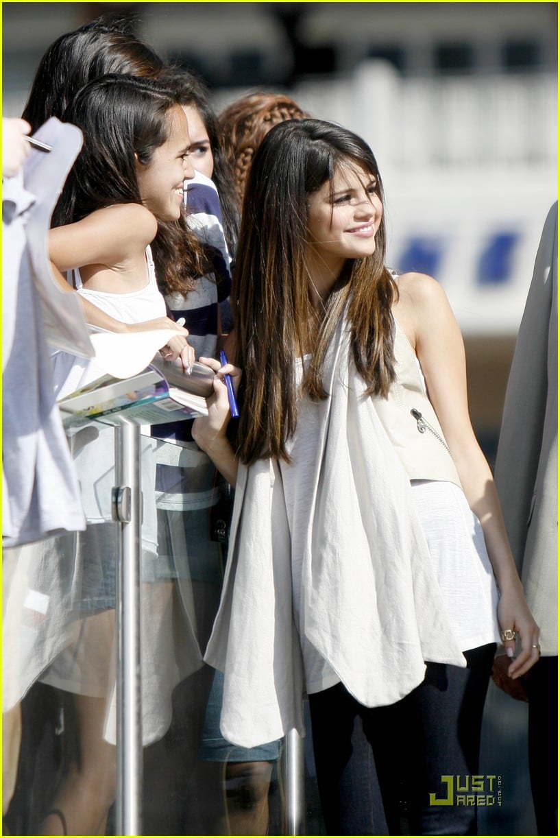 Selena Gomez: Good Morning, Texas! | Photo 422232 - Photo Gallery