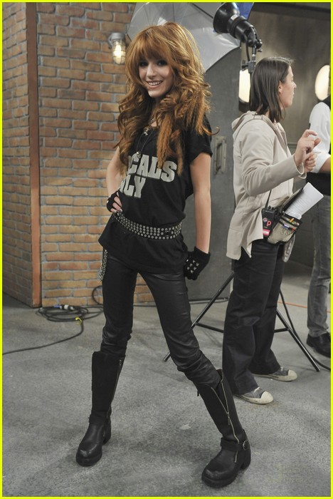 Zendaya Says Goodbye To Shake It Up?! | Photo 422105 - Photo Gallery
