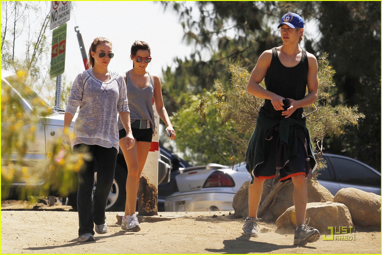 Ashley Tisdale: Runyon Canyon Hike with Austin Butler! | Photo 420694