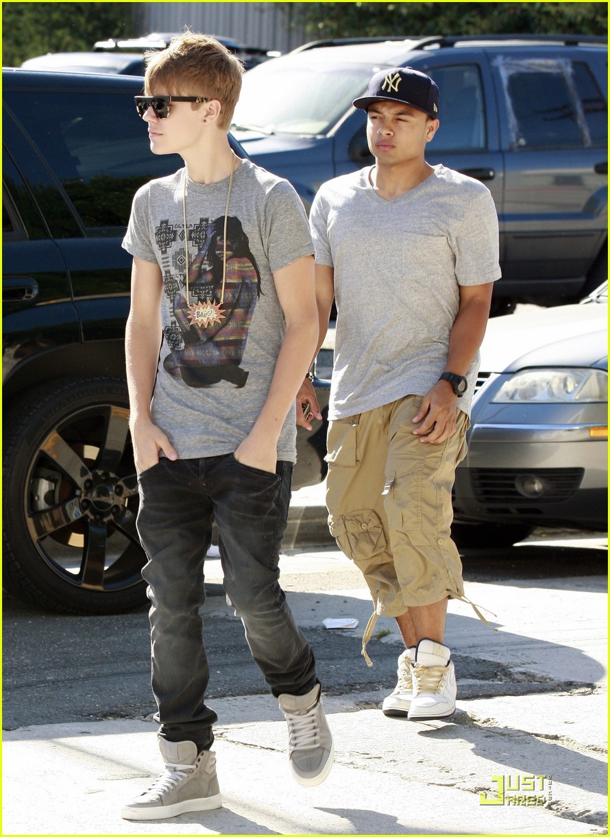 Justin Bieber Meets Up With Chris Brown Photo 426949 Photo Gallery Just Jared Jr
