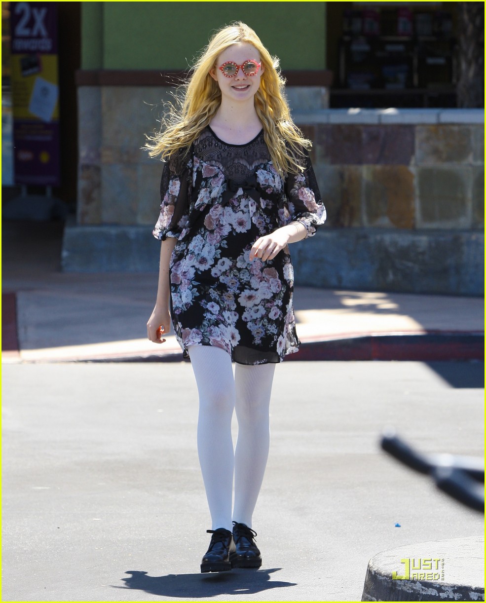 Elle Fanning Funky Glasses Fun Photo 428307 Photo Gallery Just Jared Jr 
