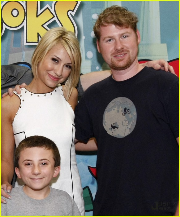 Chelsea Kane 'Fish Hooks' at ComicCon! Photo 428225 Photo Gallery Just Jared Jr.