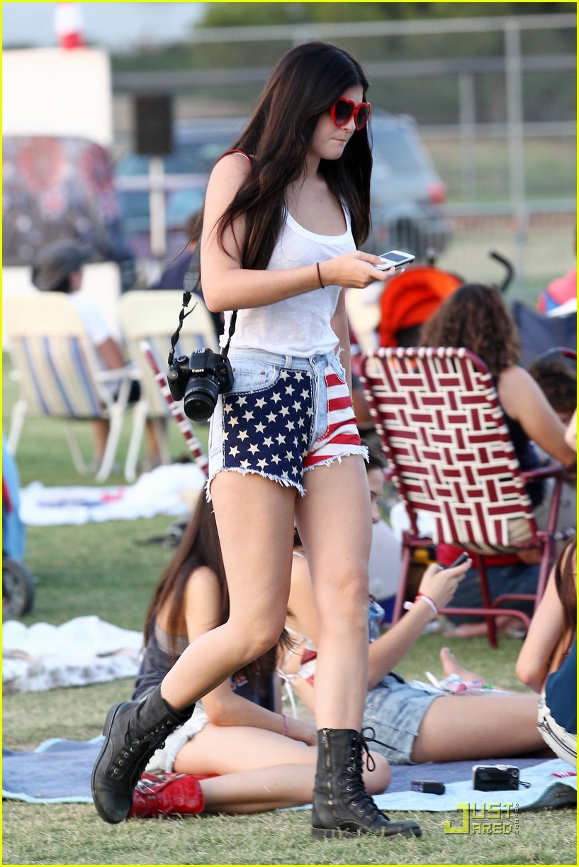 Kylie Jenner Hearts The Fourth Of July Photo 424805 Photo Gallery Just Jared Jr 2272