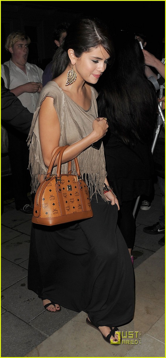 Selena Gomez: Night Out at Nobu! | Photo 424826 - Photo Gallery | Just