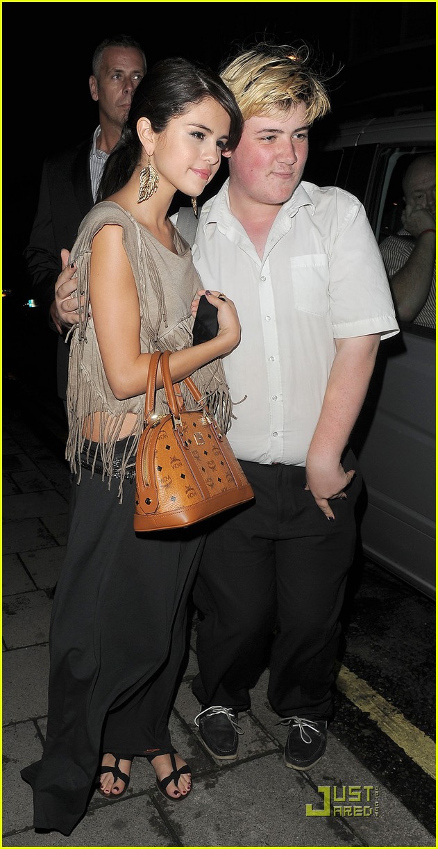 Selena Gomez: Night Out at Nobu! | Photo 424830 - Photo Gallery | Just