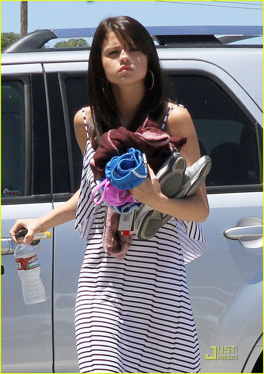 Selena Gomez Crashes Wedding with Justin Bieber! | Photo 426927 - Photo ...