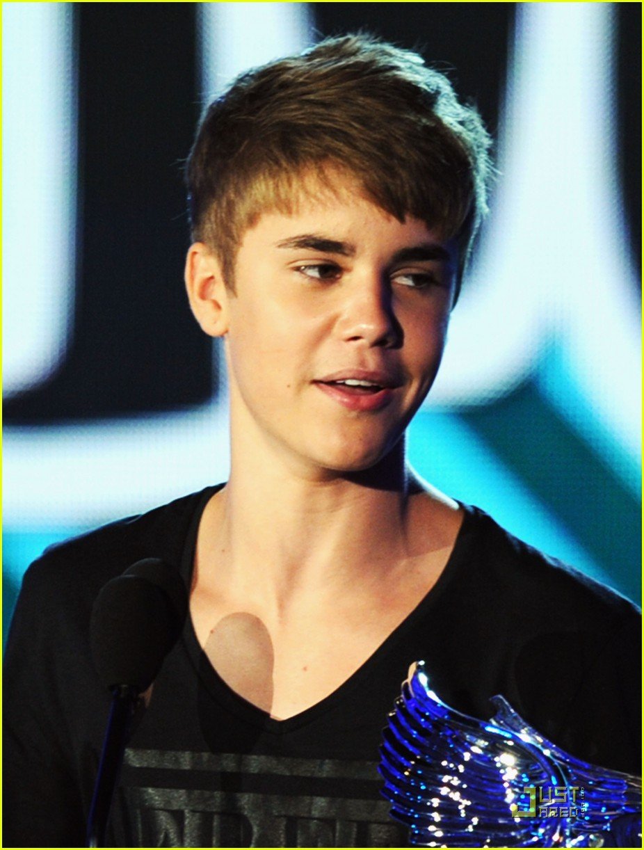 <b>Justin</b> <b>Bieber</b> -- Do Something Awards 2011 Photo 431645 - Photo.