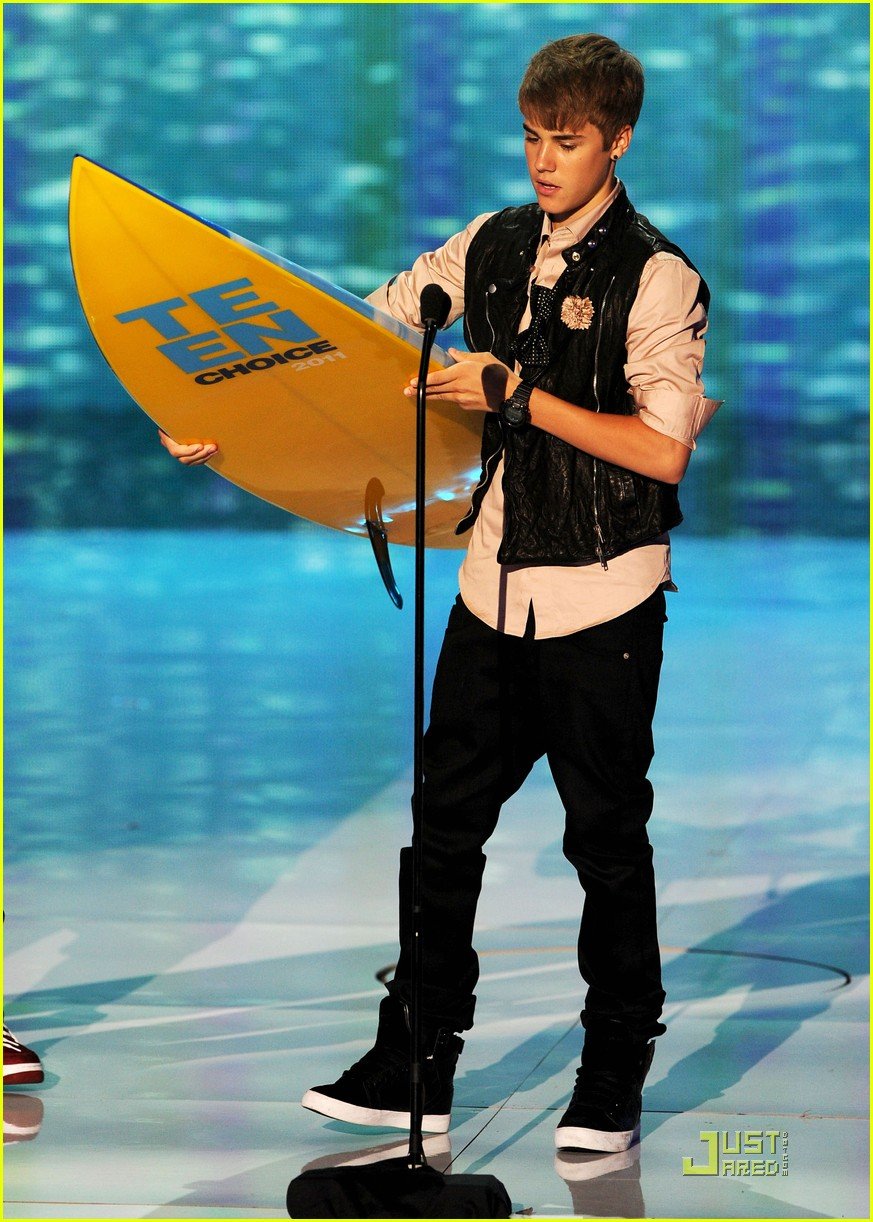 Justin Bieber - Teen Choice Awards 2011 Red Carpet | Photo 430771 ...