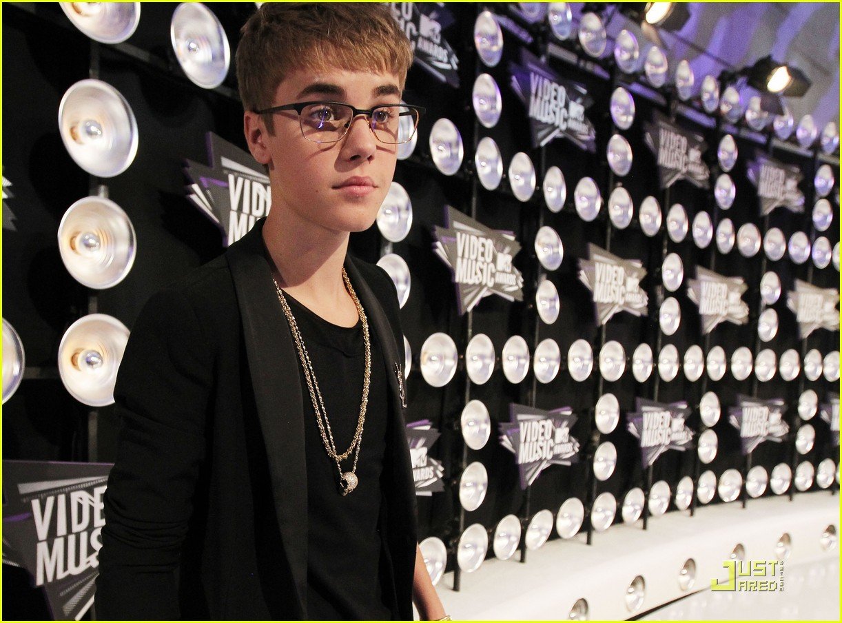 Full Sized Photo of justin bieber mtv vmas 02 Justin Bieber MTV