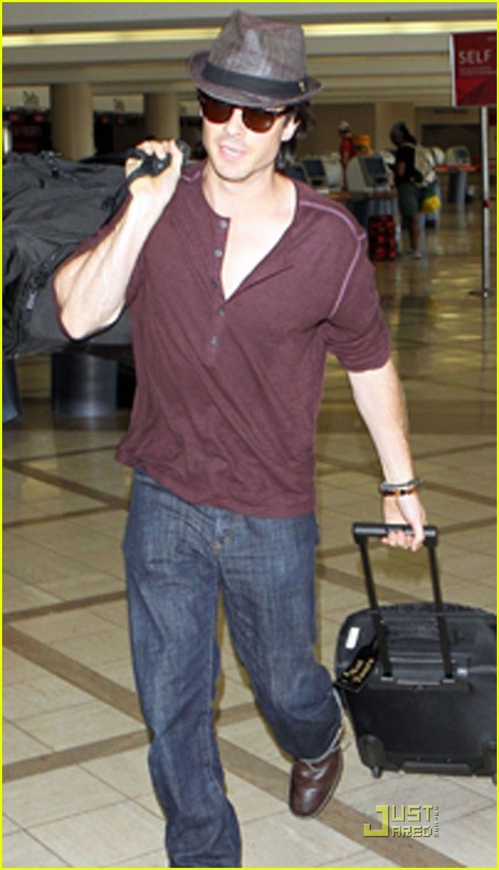 Nina Dobrev & Ian Somerhalder: LAX Lovebirds | Photo 430616 - Photo ...