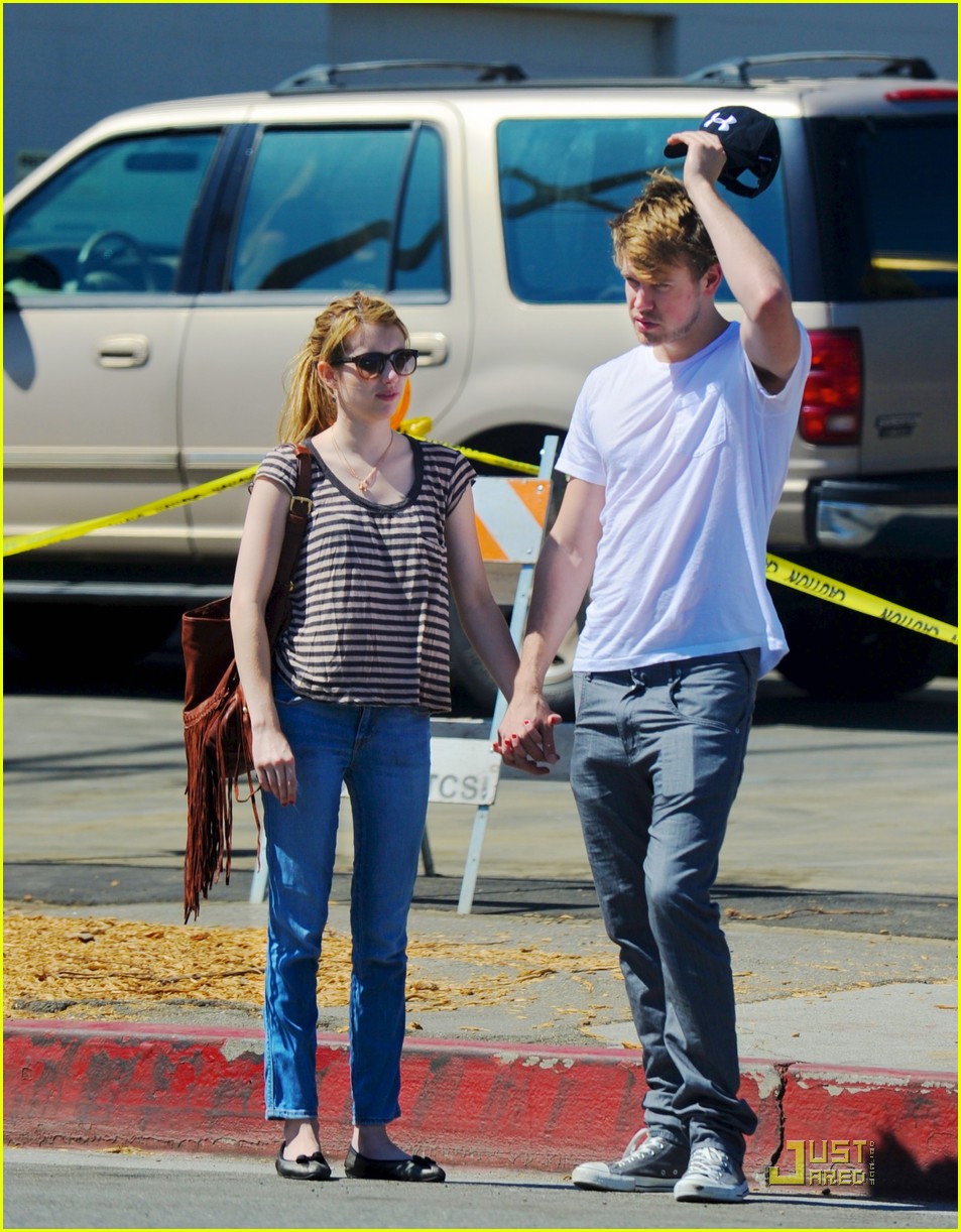 Emma Roberts & Chord Overstreet: Joan's On Third Twosome | Photo 432742 ...