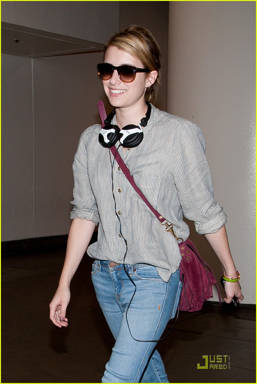 Full Sized Photo of emma roberts lax landing 02 | Emma Roberts: LAX