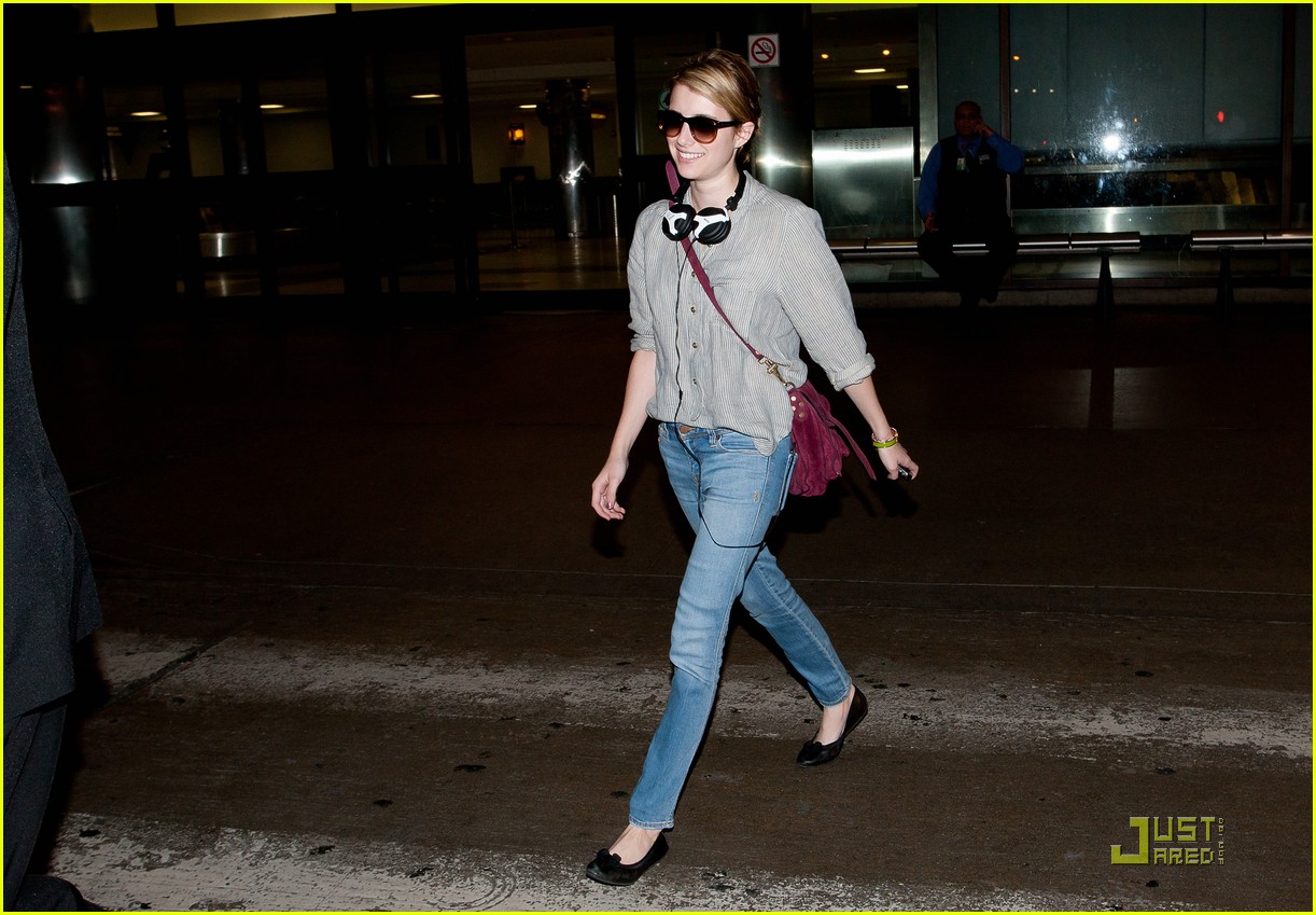 Full Sized Photo of emma roberts lax landing 03 | Emma Roberts: LAX