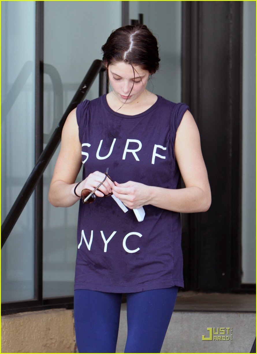 Full Sized Photo of ashely greene grocery cool 15 | Ashley Greene