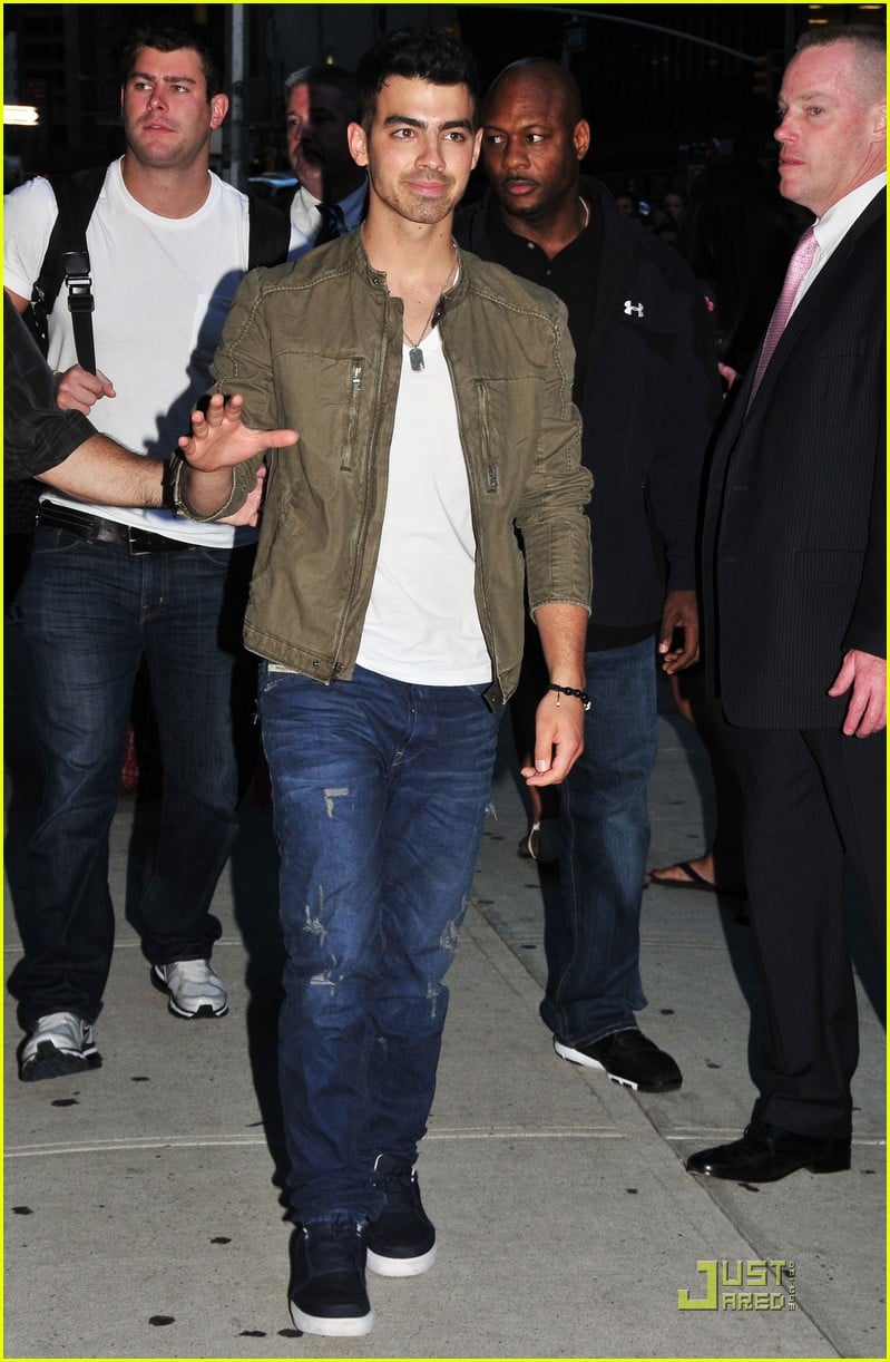 Full Sized Photo of joe jonas letterman 07 | Joe Jonas: Late Show With ...