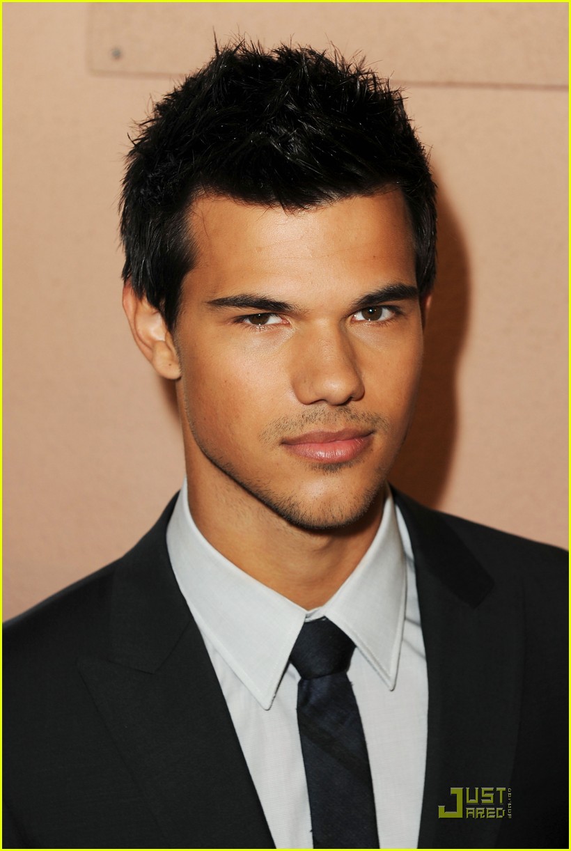 Taylor Lautner: HFPA Luncheon! | Photo 429576 - Photo Gallery | Just ...