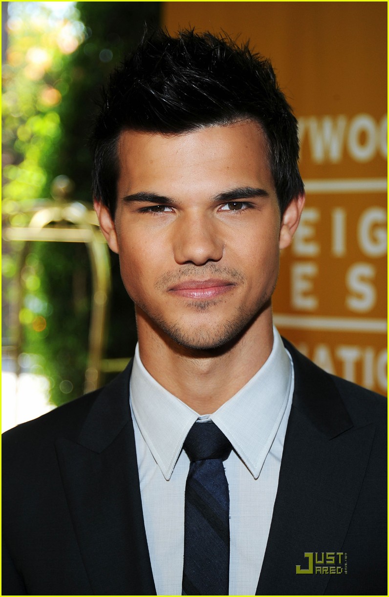 Taylor Lautner: HFPA Luncheon! | Photo 429583 - Photo Gallery | Just ...