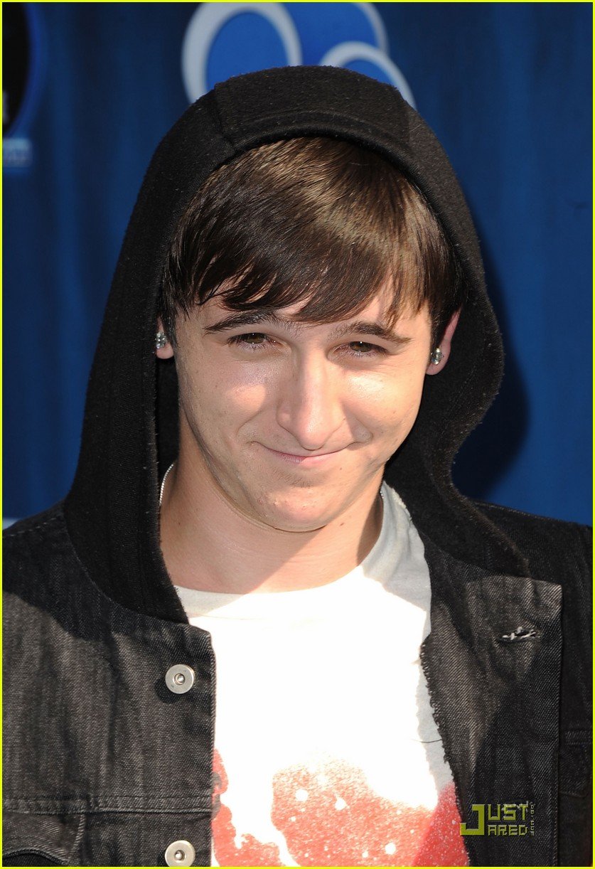 mitchel musso phineas ferb 01