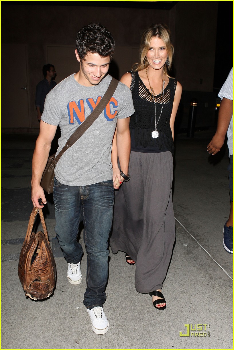 Nick Jonas & Delta Goodrem: Bowling Date! 