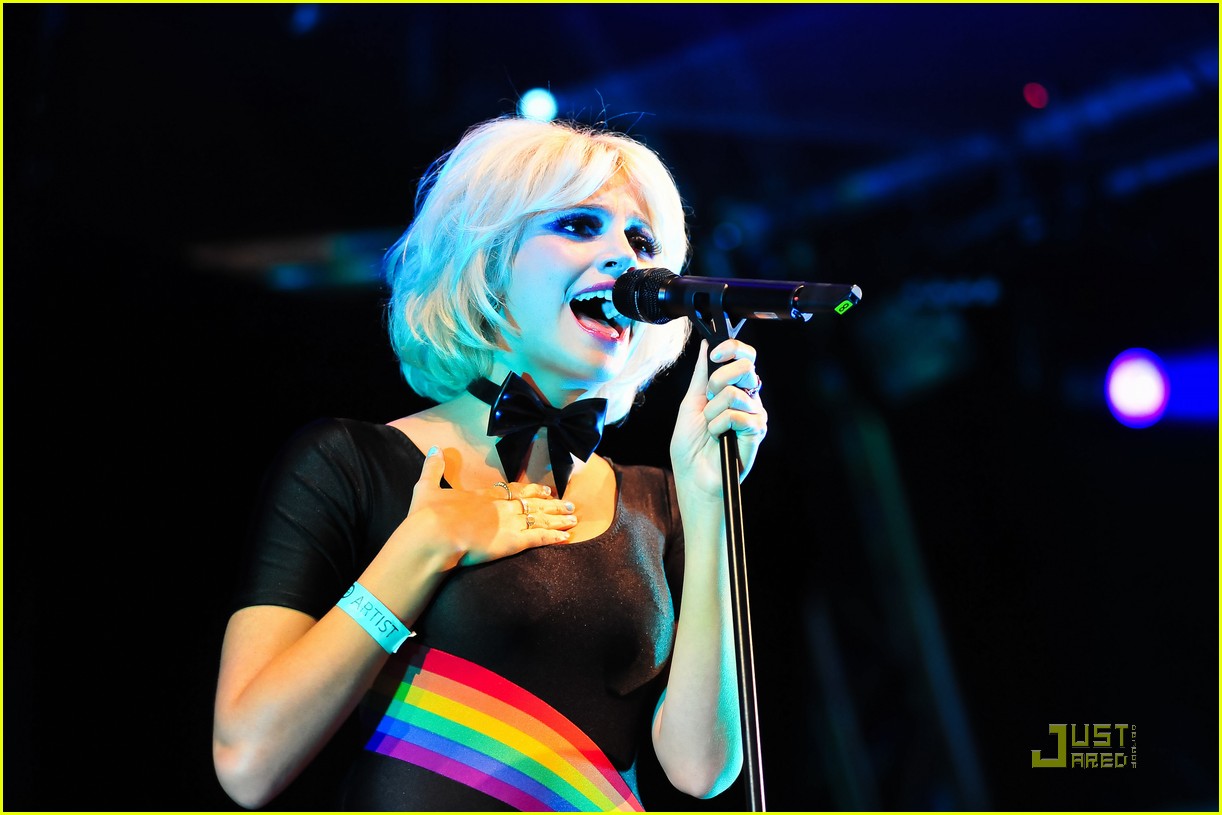 Full Sized Photo of pixie lott manchester live 13 | Pixie Lott: Pink