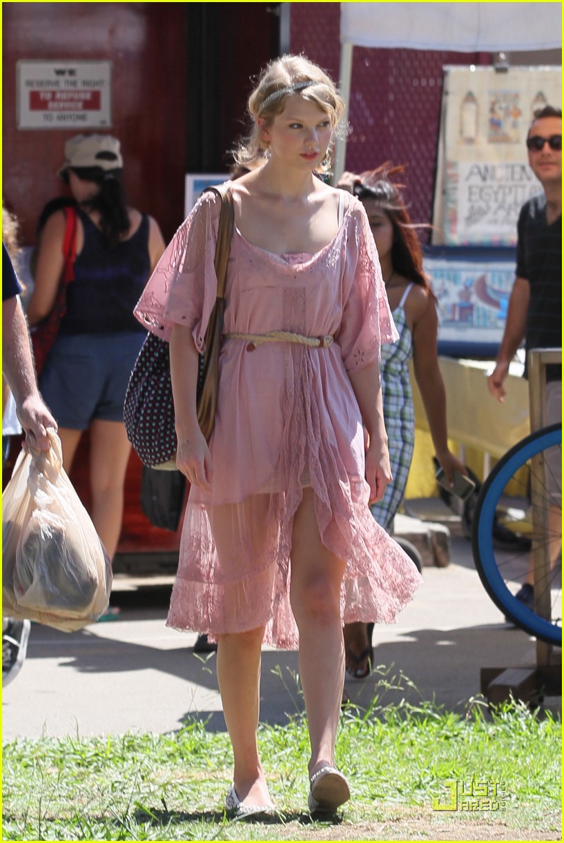 taylor swift flea market 11